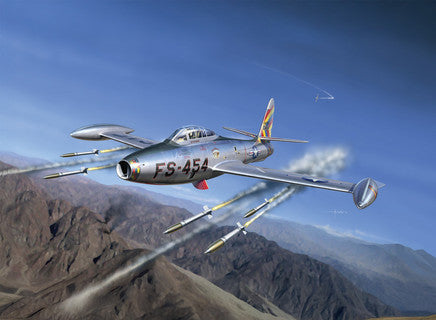 ITALERI  1321 F-84G Thunderjet Fighter-Bomber  1/72 SCALE PLASTIC MODEL KIT