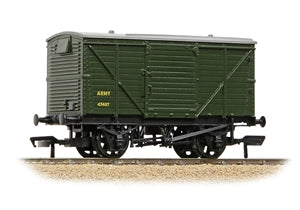 BACHMANN 37-806A LMS 12T Planked Ventilated Van ARMY Green
