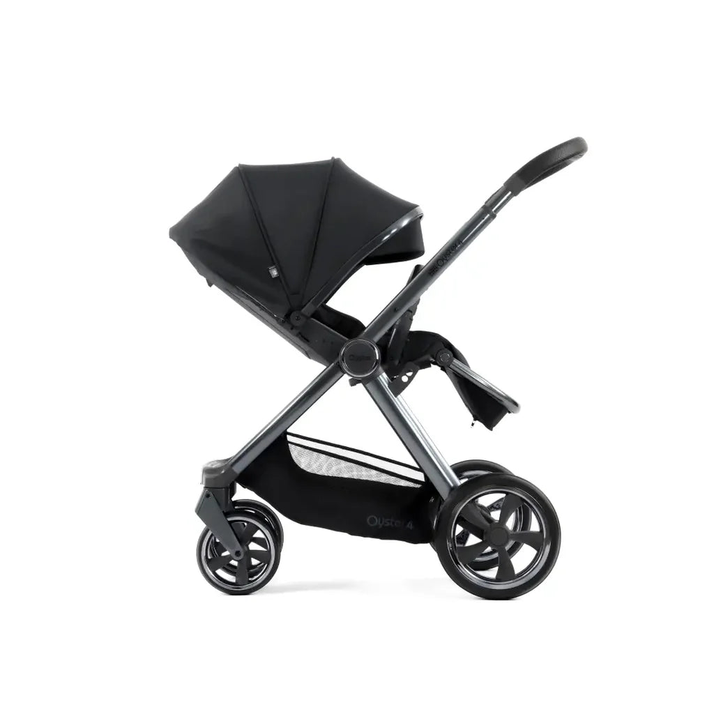 Oyster 4 Luxury Travel System In Carbonite