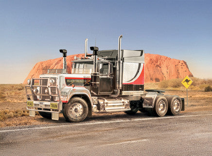 ITALERI 90727 Black Thunder Australian Truck  Kit 1/24 SCALE