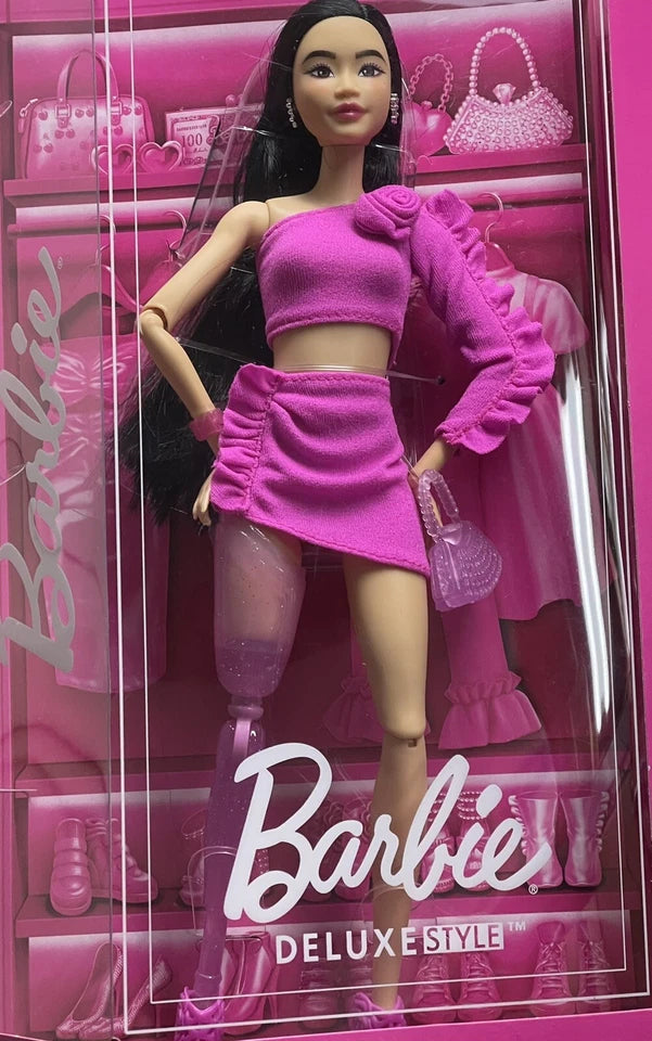 BARBIE HYV24 BARBIE DELUXE BLACK HAIR PROSTHETIC LEG