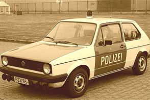 ITALERI 3666 VW GOLF POLIZEI PLASTIC KIT  1/24 SCALE