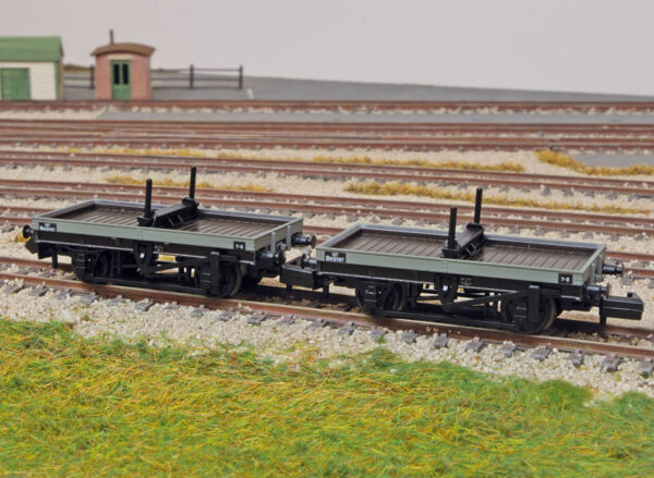 PECO NR1154B 4 Wheel Bolster Wagon Twin Set BR   N  SCALE