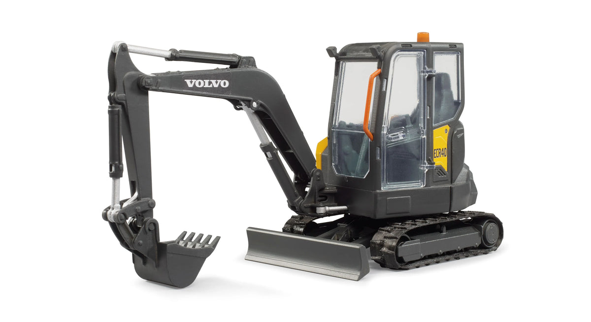 BRUDER 2465 VOLVO COMPACT EXCAVATOR ECR40 1:16 SCALE