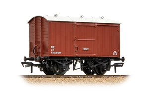 BACHMANN 38-387A LNER 12T Ventilated Fruit Van LNER Bauxite