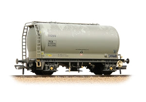 BACHMANN 38-653A PCA Metalair Bulk Powder Wagon 'Freightliner Heavy Haul' Grey [W]