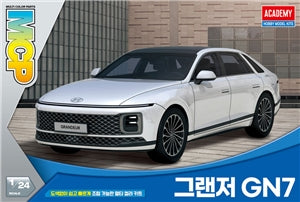 ACADEMY 15620 Hyundai Grandeur GN7 Luxury Saloon Car 1/24 SCALE