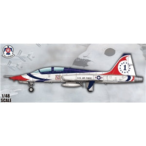 TRUMPETER 0580 US Air Force T-38A Talon Thunderbirds Trainer Aircraft 1/48 SCALE