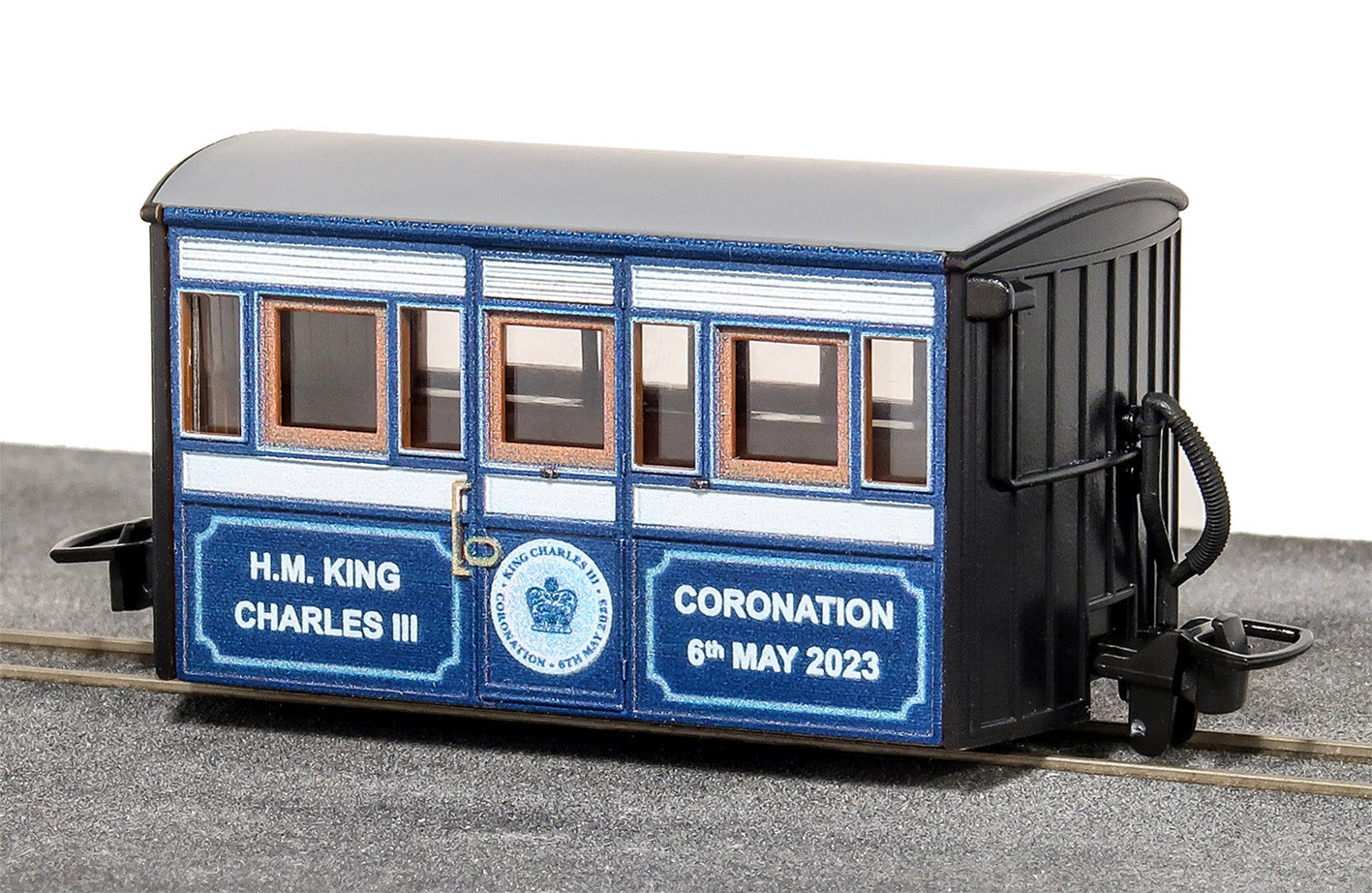 PECO GR-909   GLT OO-9 BUG BOX KING CHARLES III CORONATION 2023 SPECIAL LTD EDITION   OO9 SCALE