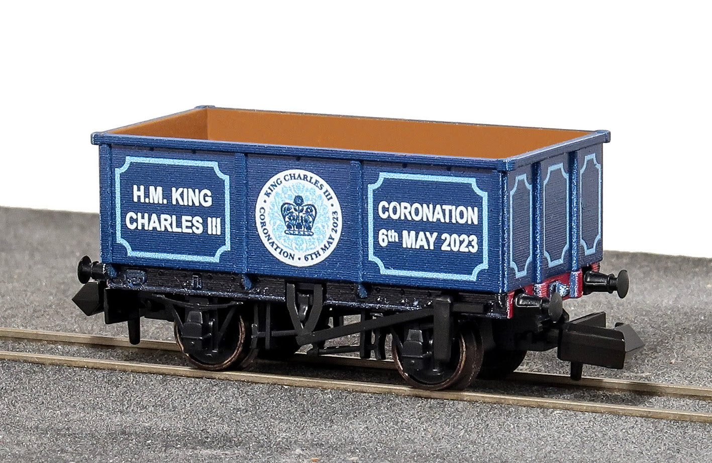 PECO NR-1500HMK  N RTR IRON ORE TIPPLER   CORONATION 2023 SPECIAL LTD EDITION   N  SCALE