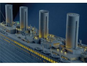 TRUMPETER 03719 TITANIC 1/200 SCALE