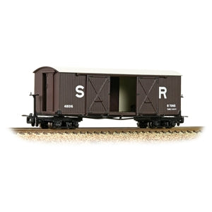 BACHMANN 393-028 BOGIE COVERED GOODS WAGON SR BROWN OO9 SCALE