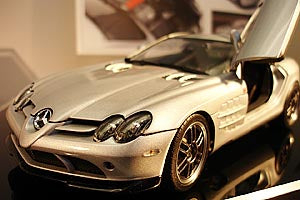 TAMIYA 24317 MERCEDES BENZ SLR MCLAREN 722