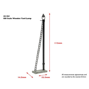 SCENECRAFT 44-561 Wooden Post Yard Lamps (x2)