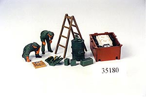 TAMIYA  35180 GERMAN TANK ENGINE MAINTENANCE CREW SET   1/35 SCALE