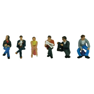 BACHMANN 36-045 STATION PASSENGERS SITTING OO SCALE FIGURES