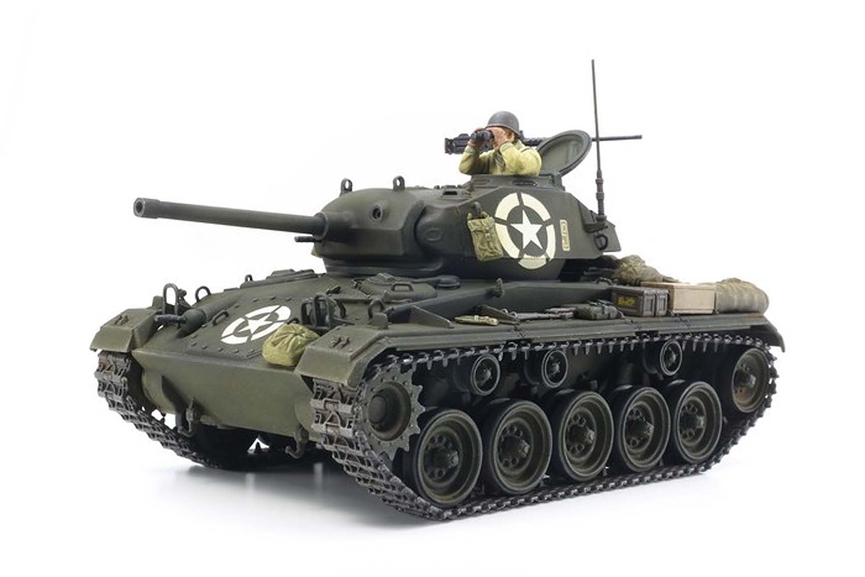 TAMIYA 37020 US LIGHT TANK M24 CHAFFEE 1/35 SCALE