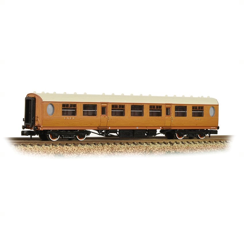 GRAHAM FARISH 376-250 THOMPSON THIRD CLASS CORRIDOR LNER TEAK COACH