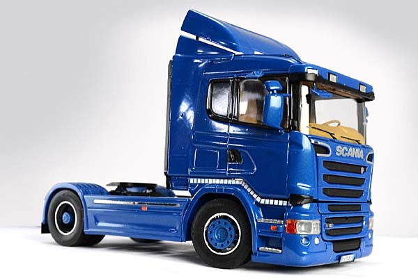 ITALERI 3947 SCANIA R400 STREAMLINE FLAT ROOF  1/24 SCALE