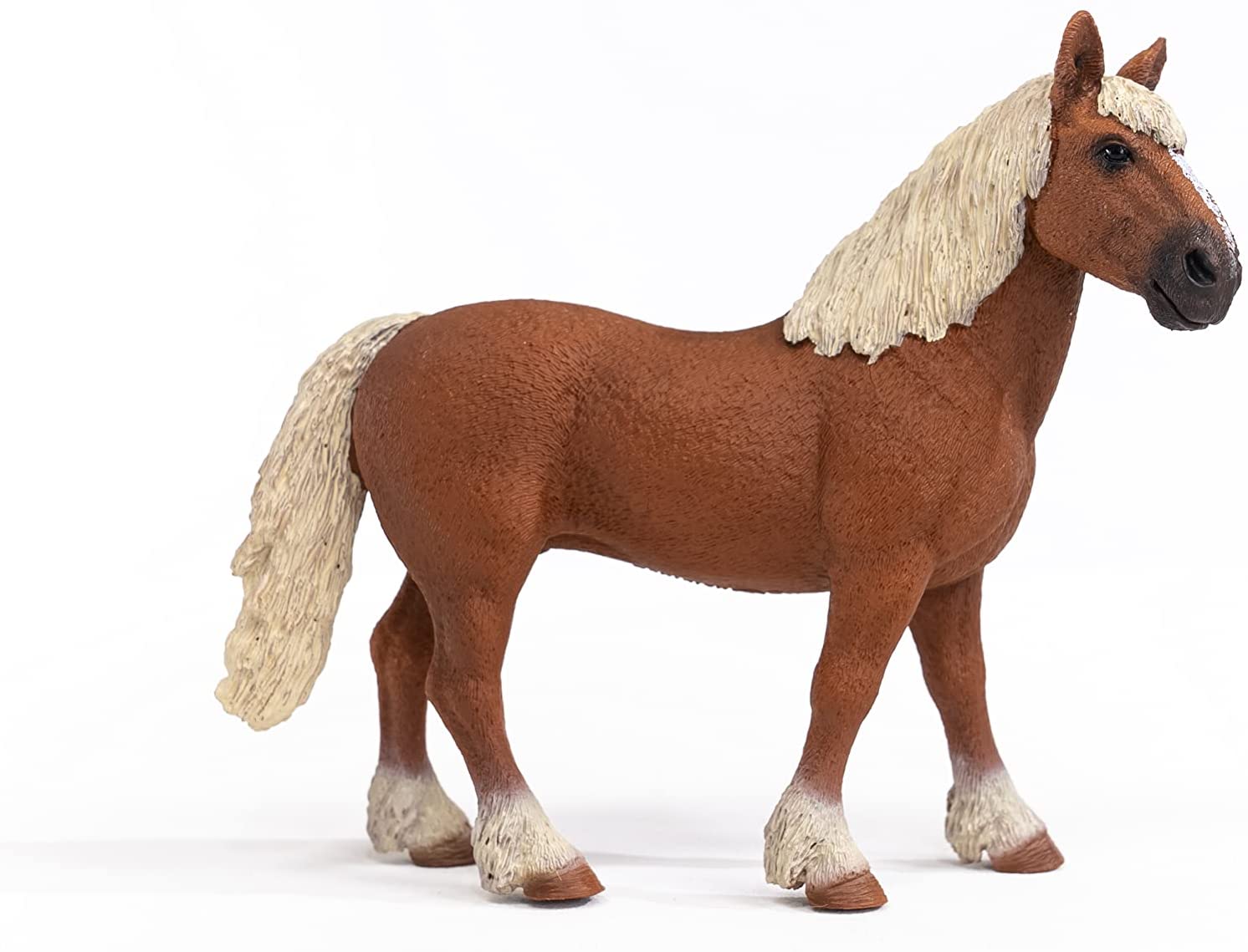 SCHLEICH 13941 FARMWORLD BELGIAN DRAFT MARE