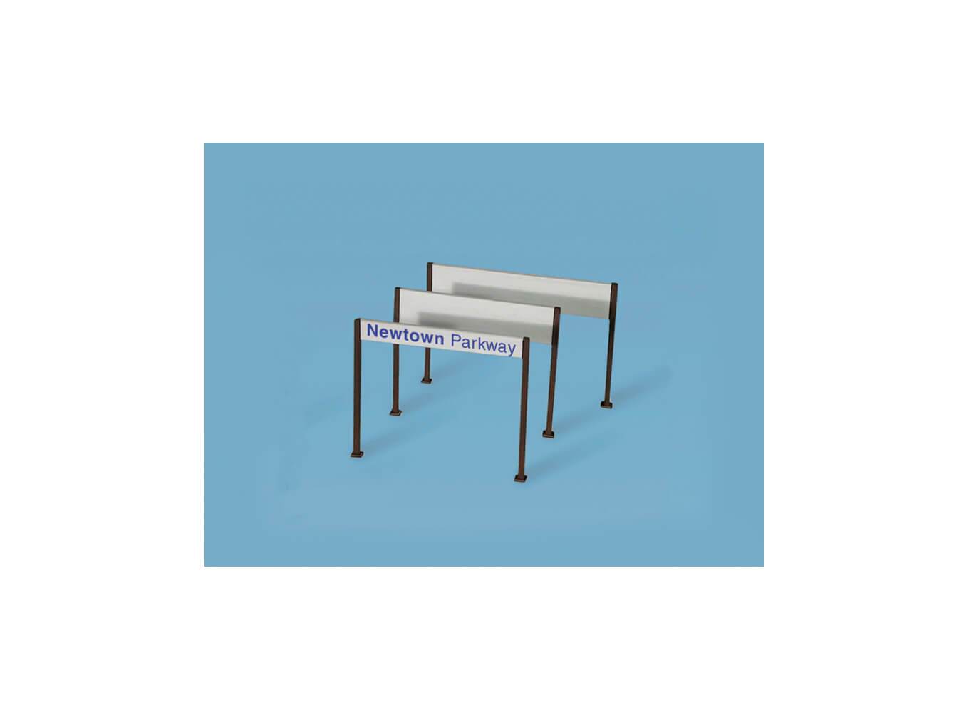PECO MODELSCENE 5186 STATION NAME BOARDS MODERN  N GAUGE  FIGURES