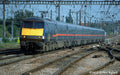 Hornby R40164 Coaches GNER  Mk4 Open First (Accessible Toilet)  Coach L - Era 9