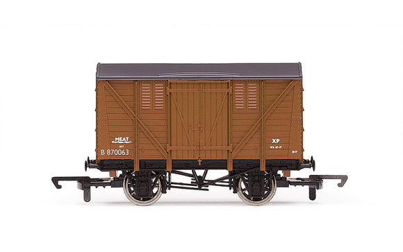 Hornby R60029 Wagons BR  10T Quad Vent Meat Van - Era