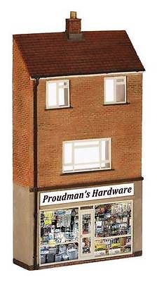 SCENECRAFT 44-256 LOW RELIEF HARDWARE STORE WITH MAISONETTE