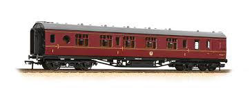 BACHMANN 39-471  LMS 60FT PORTHOLE COACH CORRIDOR BRAKE FIRST  BR MAROON