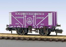 PECO NR-7022HMQ PLANK COAL WAGON HMQ 70 TH JUBILEE LTD EDITION   OO9 SCALE
