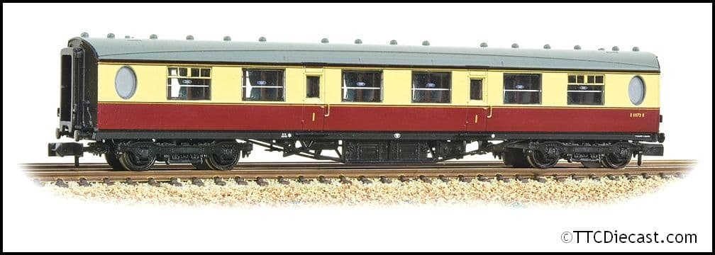 GRAHAM FARISH 376-226 THOMPSON COMPOSITE CORRIDOR BR CRIMSON AND CREAM COACH
