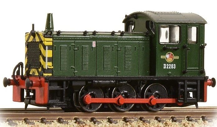 GRAHAM FARISH 371-050C  CLASS 04 DIESEL SHUNTER D2283 BR GREEN WITH WASP STRIPES  N GAUGE