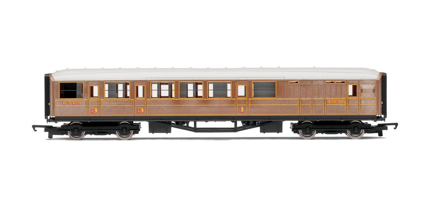 Hornby R4333 LNER  Brake Composite Coach - Era 3