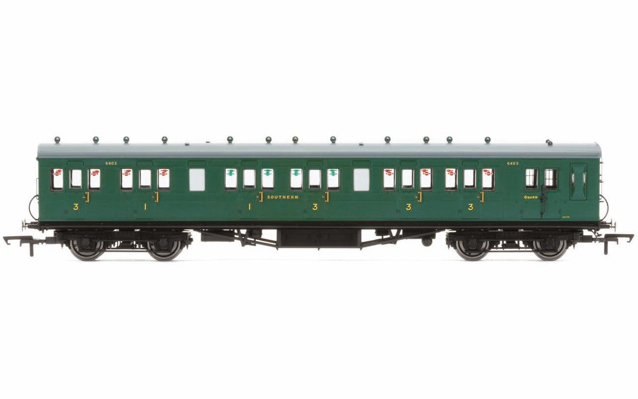 Hornby R4794 SR  58' Maunsell Rebuilt (Ex-LSWR 48')  Six Compartment Brake Composite  6403 'Set 44' - Era 3