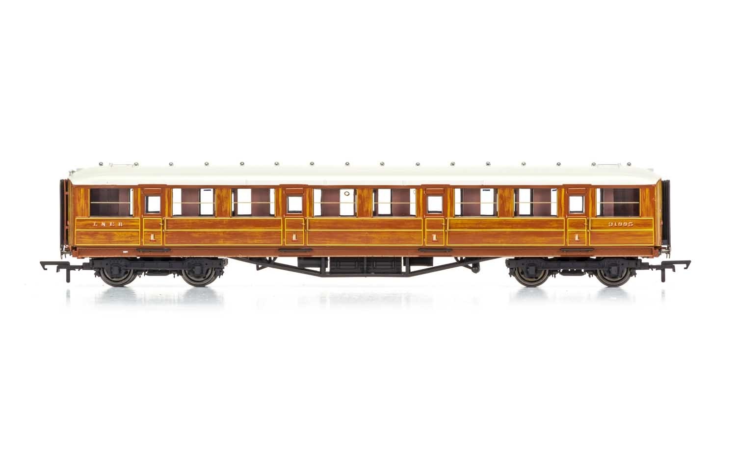 Hornby R4827 LNER  61' 6" Gresley Corridor First  31885 - Era 3