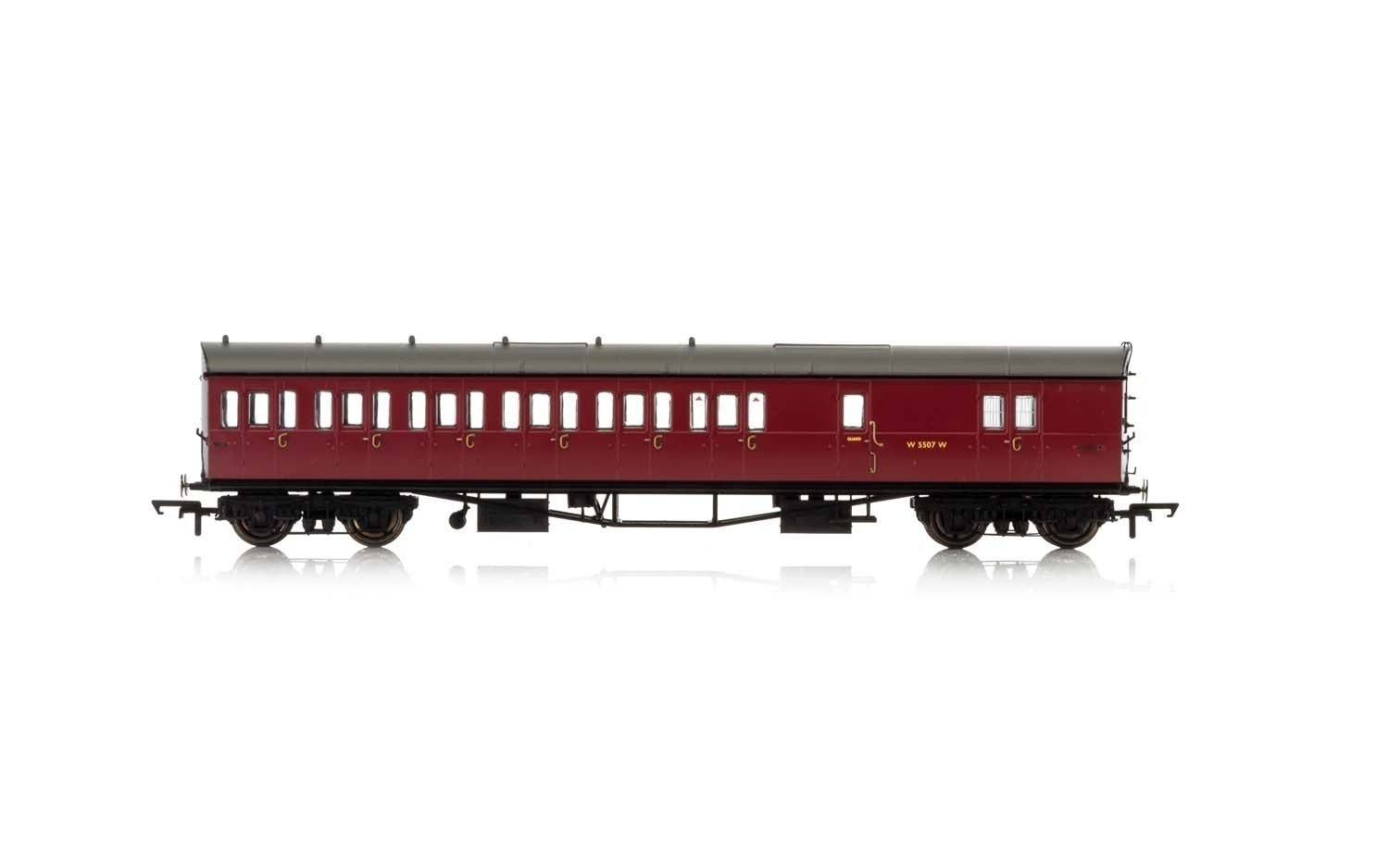 Hornby R4880 BR  Collett 57' Bow Ended D98 Six Compartment Brake Third (Left Hand)  W5507W - Era 4