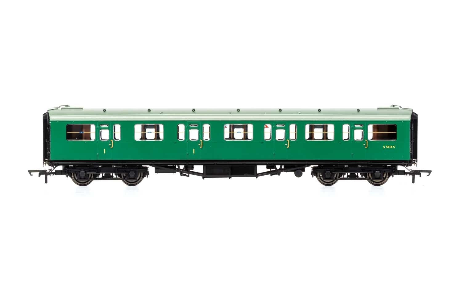 Hornby R4886 BR  Bulleid 59' Corridor Composite  S5714S - Era 4