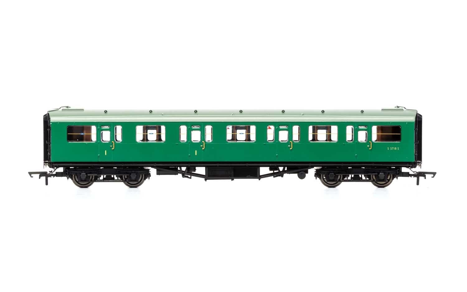 Hornby R4886A BR  Bulleid 59' Corridor Composite  S5718S - Era 4