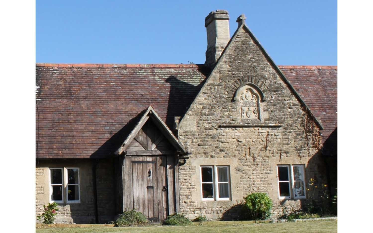 Hornby R7343 Skaledale Buildings Alms House – Centre Cottage