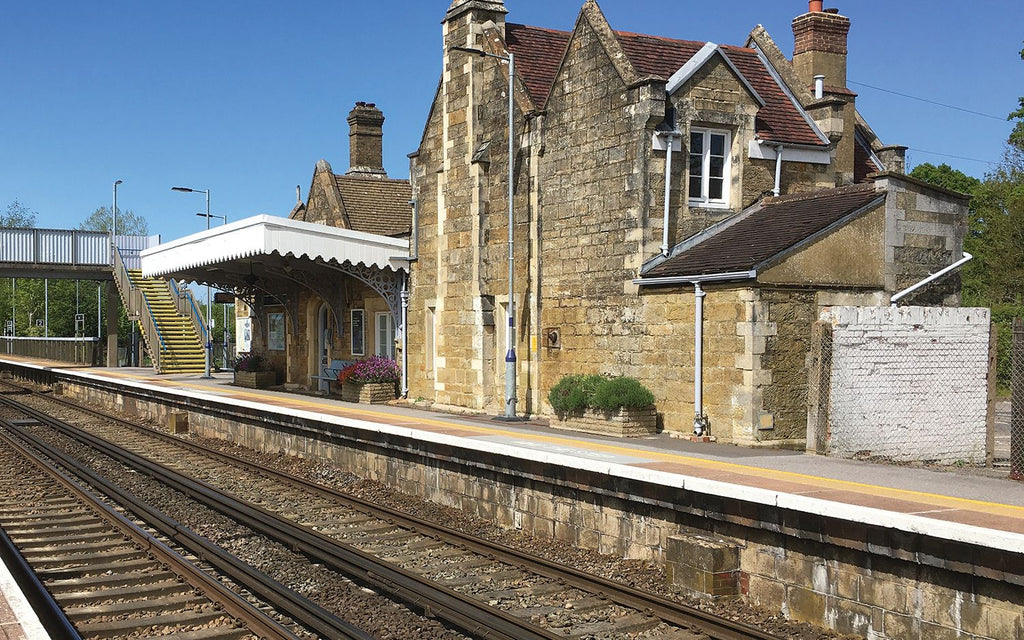 HORNBY R73625 South Eastern Railway Station